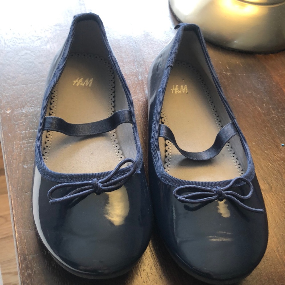 Navy  blue flats